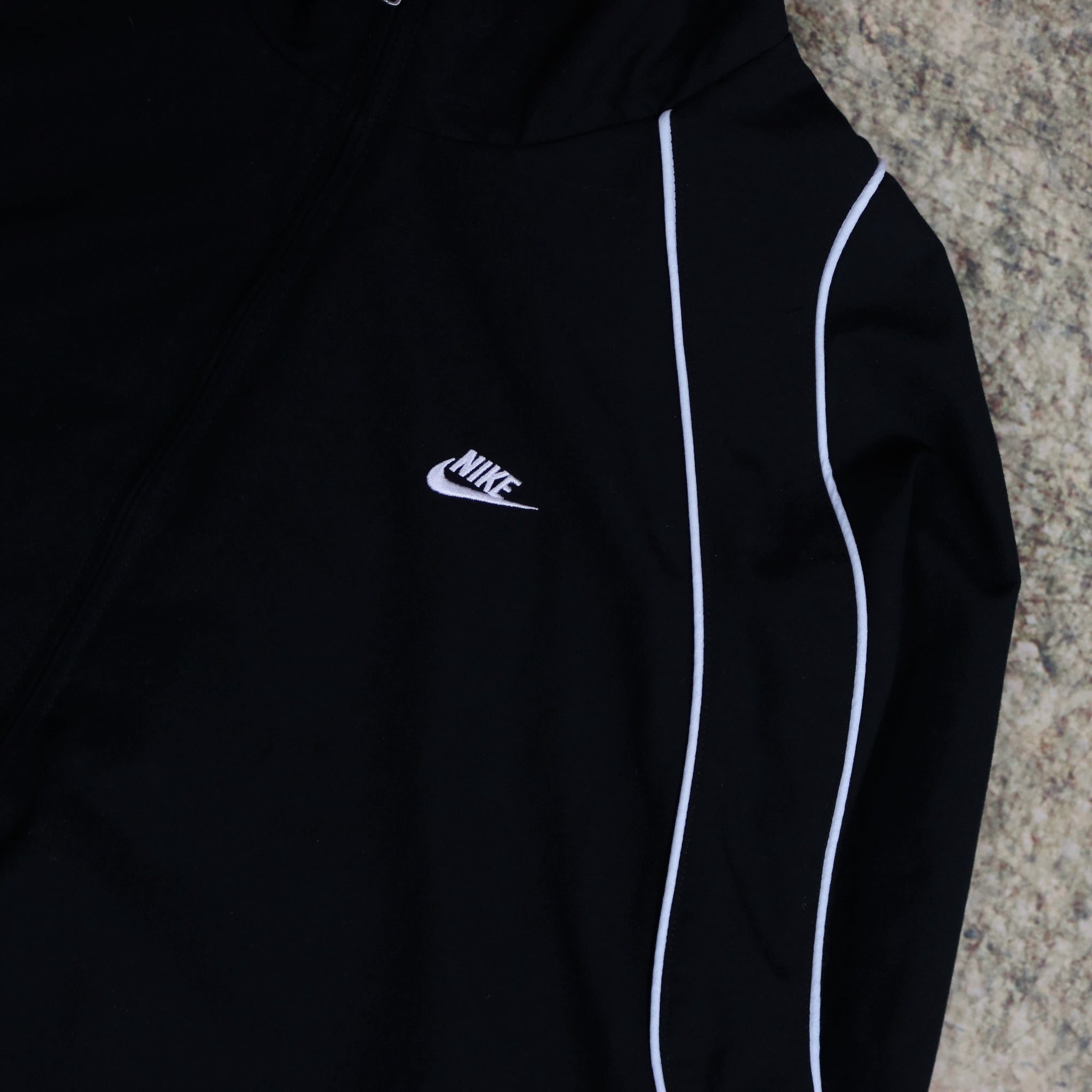Vintage Black White Nike Windbreaker Jacket Vintage Clothing UK ragkid